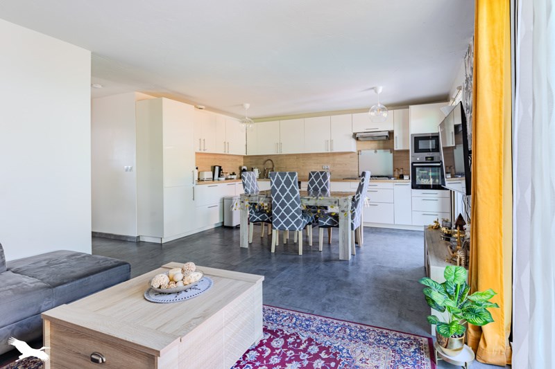 Vente Maison AMBARES ET LAGRAVE - 5 pièces -122 m² - (33440)