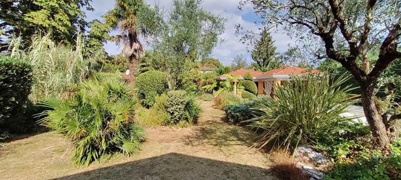 Vente Maison AMBARES ET LAGRAVE - 8 pièces -171 m² - (33440)