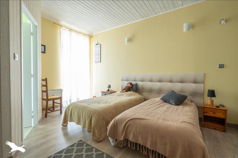 Vente Maison ST PIERRE D OLERON - 6 pièces -202 m² - (17310)