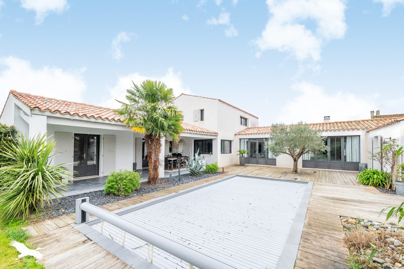 Vente Maison ST PIERRE D OLERON - 7 pièces -250 m² - (17310)