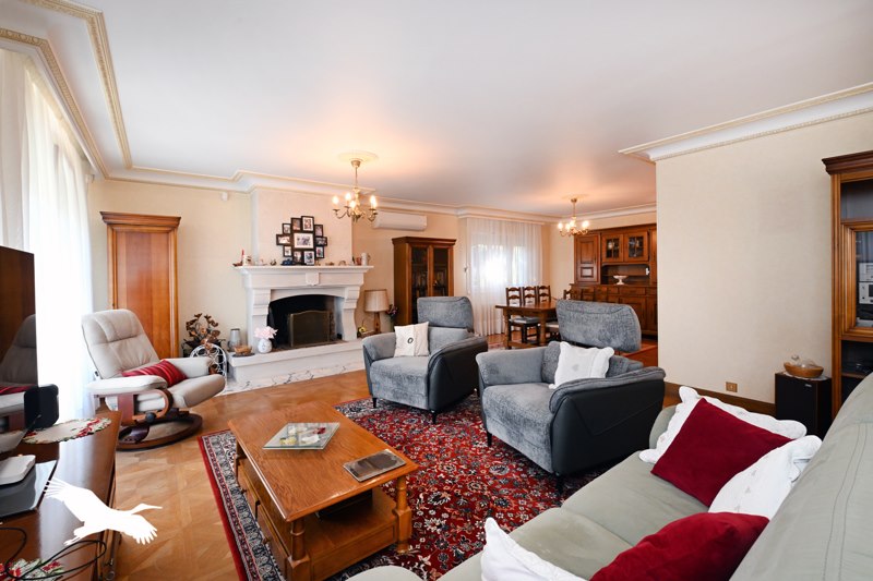 Vente Maison ANGOULEME - 5 pièces -155 m² - (16000)