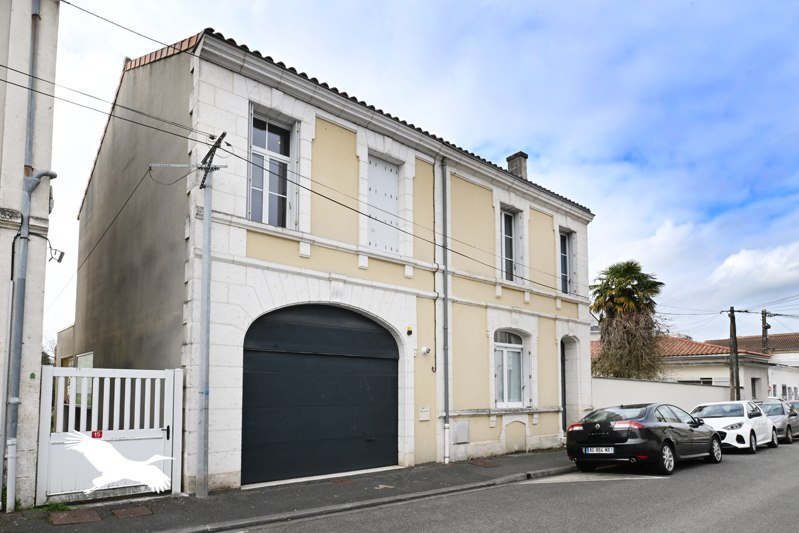Vente Maison ANGOULEME - 6 pièces -175 m² - (16000)