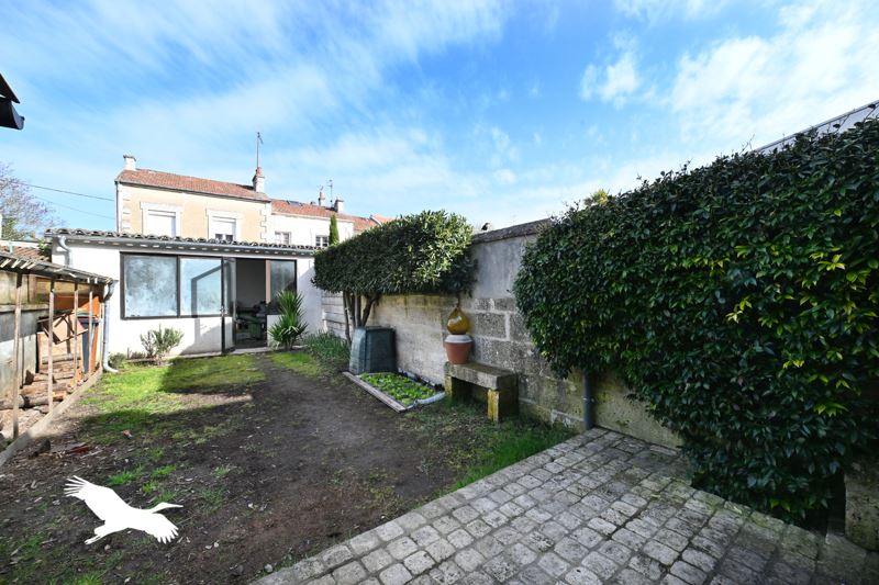 Vente Maison ANGOULEME - 6 pièces -115 m² - (16000)