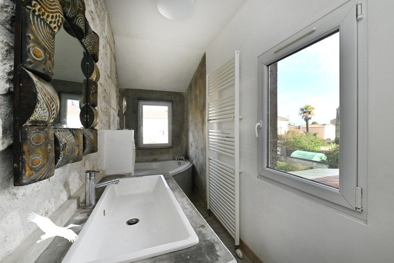 Vente Maison ANGOULEME - 6 pièces -115 m² - (16000)