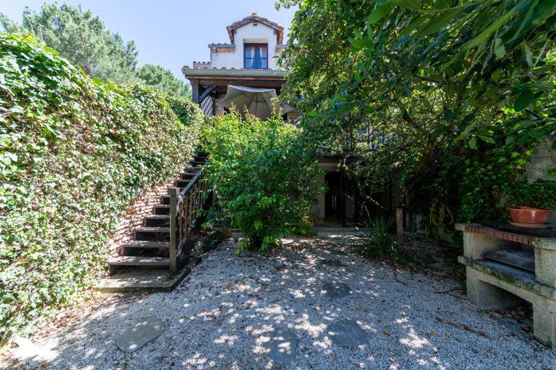 Vente Maison LAMAGISTERE - 7 pièces -151 m² - (82360)