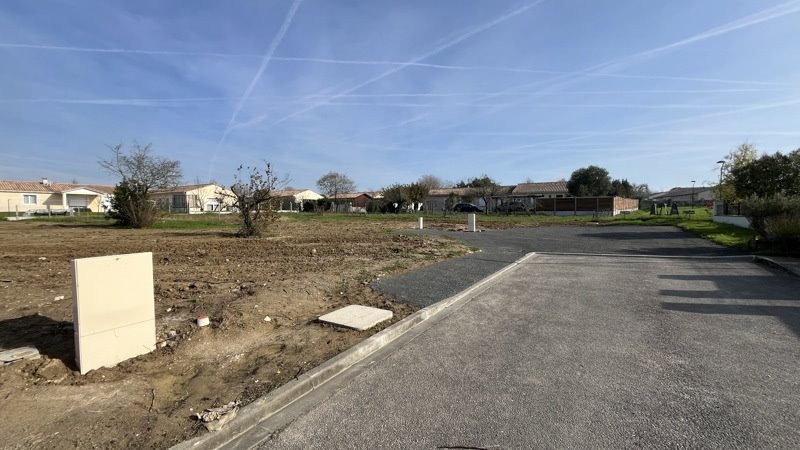 Vente Terrain LA LANDE DE FRONSAC - -647 m² - (33240)