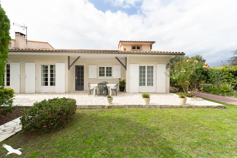 Vente Maison VIRSAC - 7 pièces -225 m² - (33240)