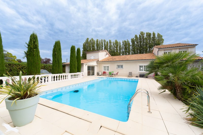 Vente Maison VIRSAC - 7 pièces -225 m² - (33240)