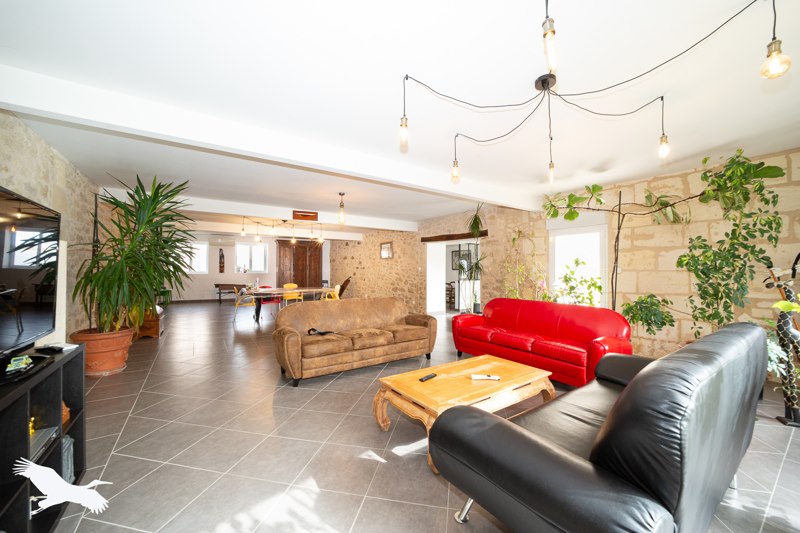 Vente Maison ASQUES - 7 pièces -298 m² - (33240)