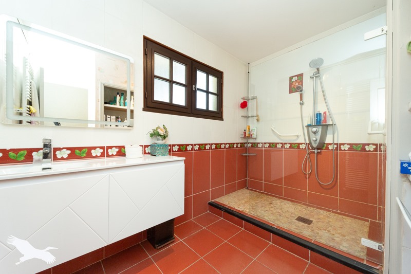 Vente Maison VAL DE VIRVEE - 7 pièces -208 m² - (33240)