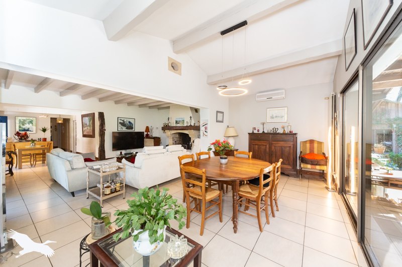 Vente Maison VAL DE VIRVEE - 7 pièces -208 m² - (33240)