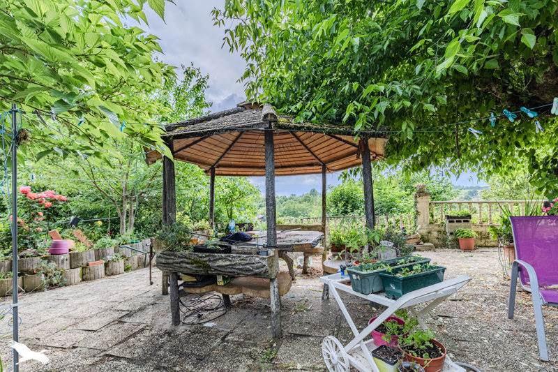 Vente Maison TAURIAC - 5 pièces -171 m² - (33710)
