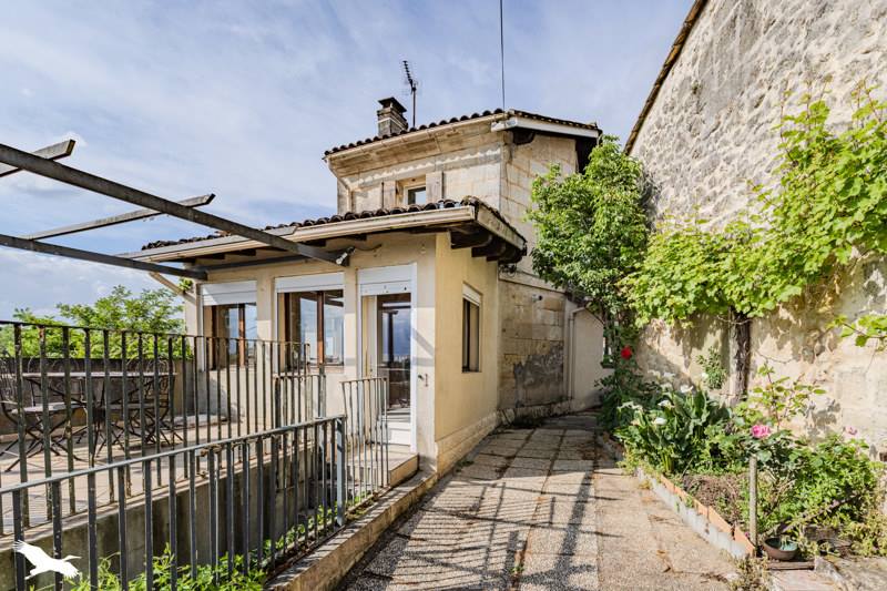 Vente Maison TAURIAC - 5 pièces -171 m² - (33710)