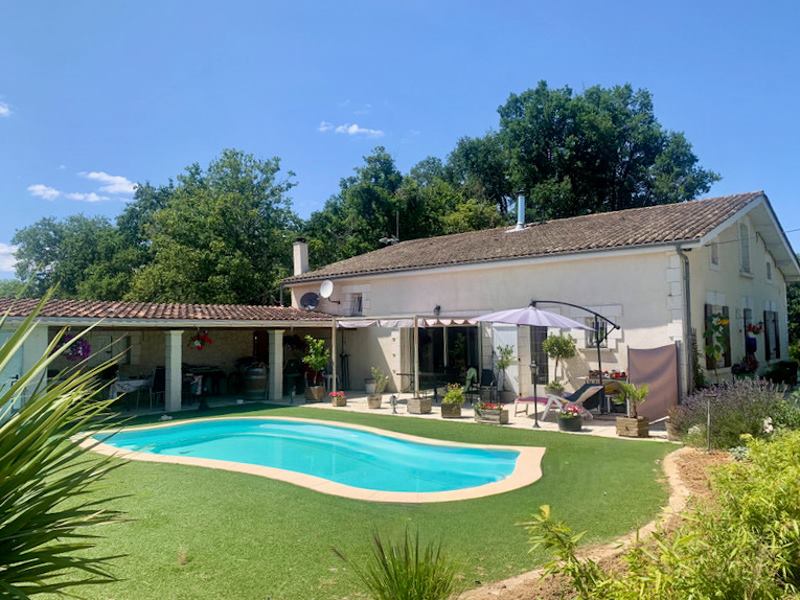 Vente Maison Ménesplet - 4 pièces -166 m² - (24700)