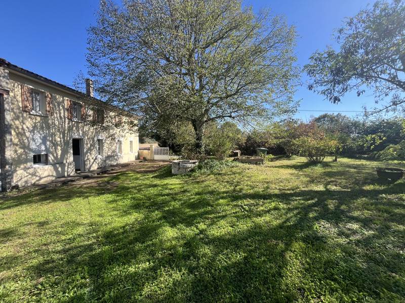 Vente Maison LE PIZOU - 4 pièces -157 m² - (24700)