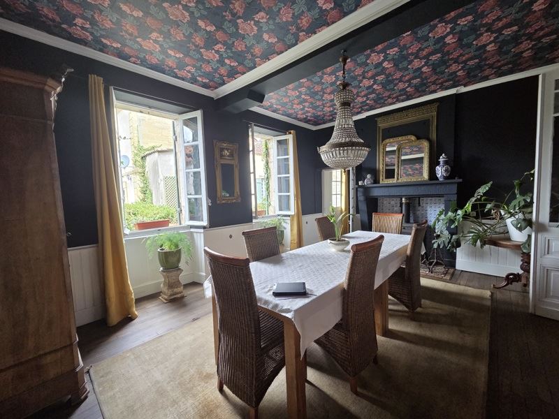 Vente Maison Le Pizou - 11 pièces -313 m² - (24700)