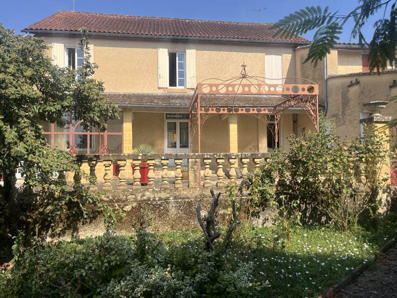 Vente Maison Villefranche-de-Lonchat - 11 pièces -269 m² - (24610)