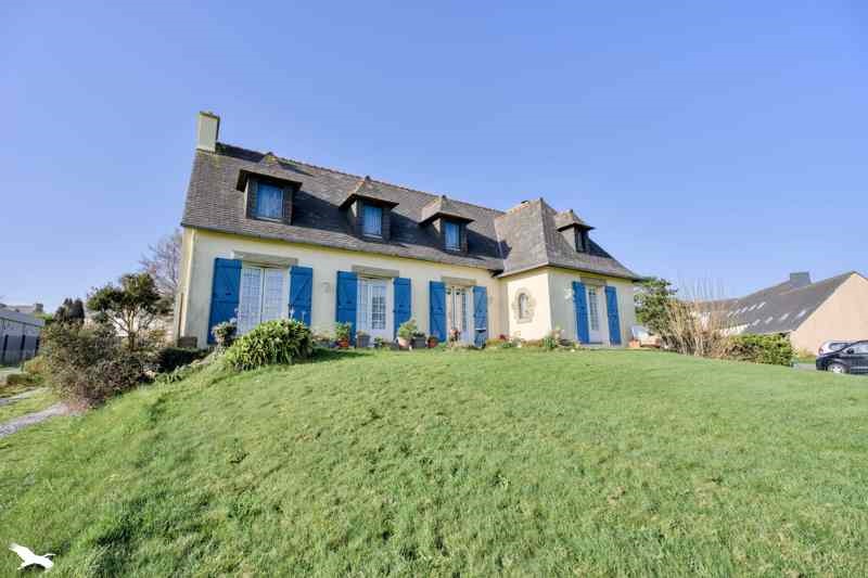 Vente Maison PLOUGASTEL DAOULAS - 8 pièces -211 m² - (29470)