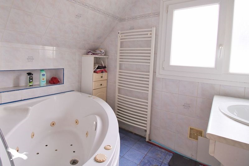 Vente Maison TREMEVEN - 7 pièces -152 m² - (29300)
