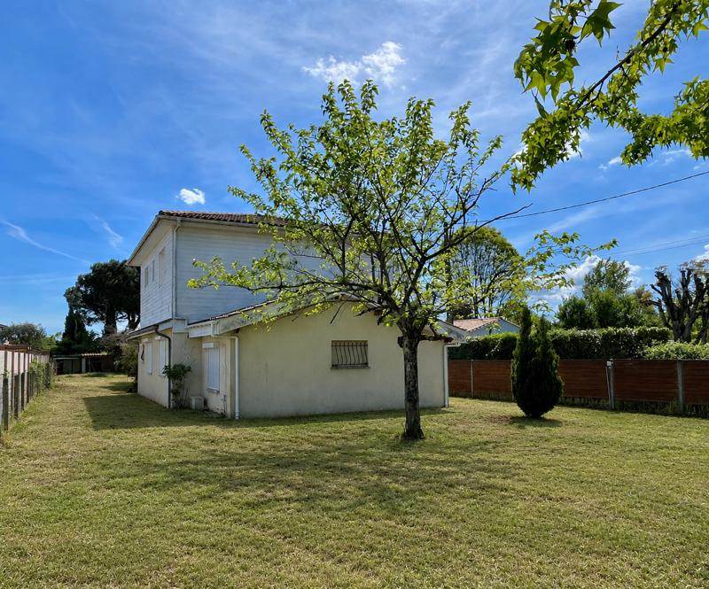 Vente Maison ST MEDARD EN JALLES - 8 pièces -180 m² - (33160)
