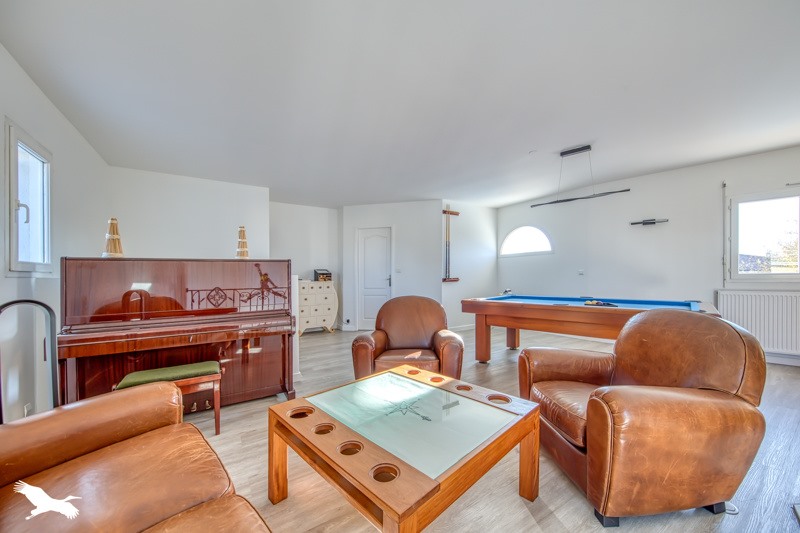 Vente Maison ST MEDARD EN JALLES - 6 pièces -199 m² - (33160)