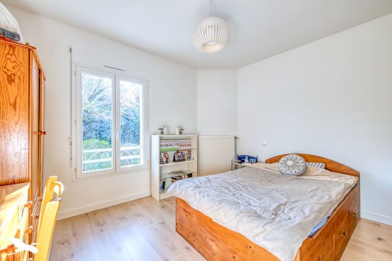 Vente Maison ST MEDARD EN JALLES - 6 pièces -199 m² - (33160)
