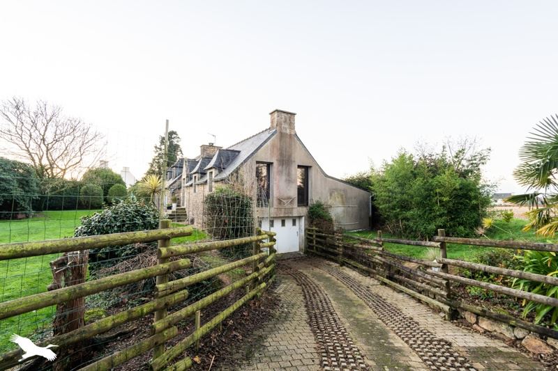 Vente Maison PLOUGOURVEST - 6 pièces -173 m² - (29400)