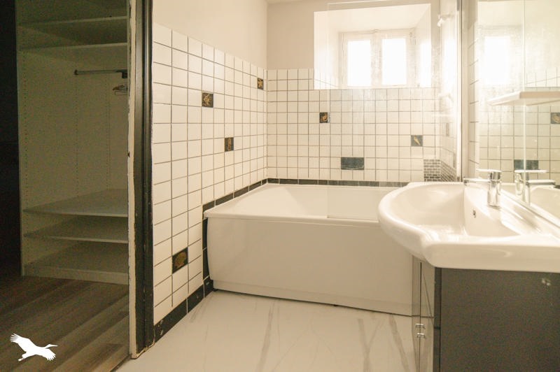Vente Maison PLOUGONVEN - 10 pièces -249 m² - (29640)