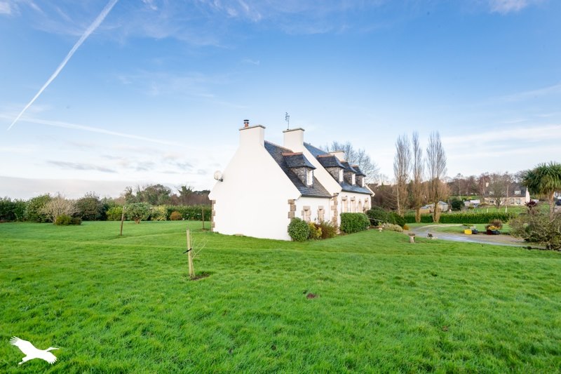 Vente Maison PLOUGONVEN - 6 pièces -142 m² - (29640)