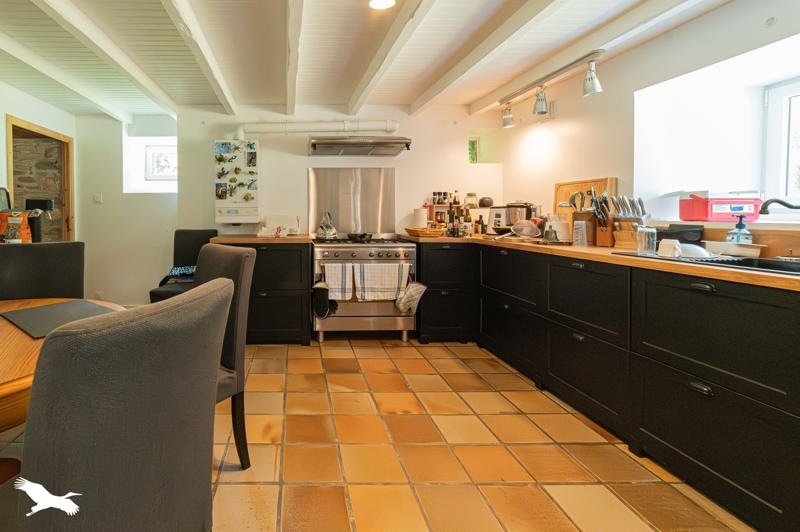 Vente Maison PLOUNEOUR MENEZ - 9 pièces -235 m² - (29410)