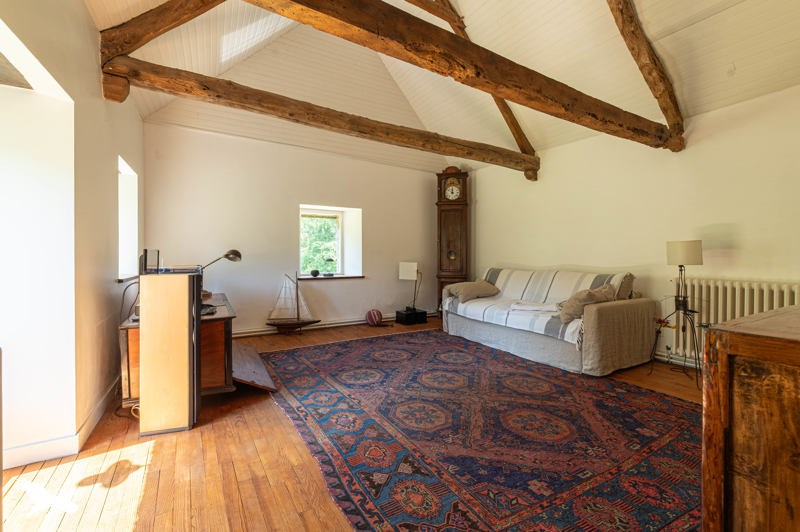 Vente Maison PLOUNEOUR MENEZ - 9 pièces -235 m² - (29410)