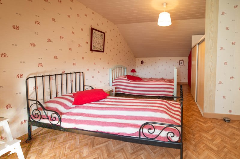 Vente Maison PLOUGONVEN - 10 pièces -260 m² - (29640)
