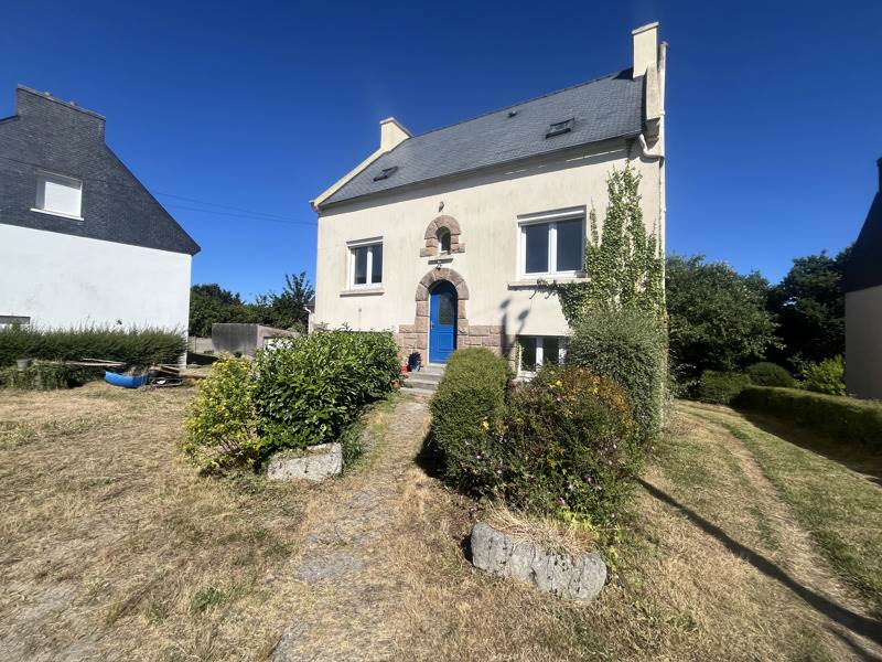 Maison 6 pièces 127 m² · à Plounéour-Ménez · 127 m² · 155 875 €