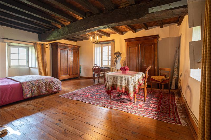 Vente Maison PLOUGASNOU - 9 pièces -260 m² - (29630)