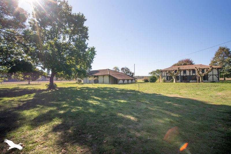 Vente Maison SOUSTONS - 9 pièces -240 m² - (40140)