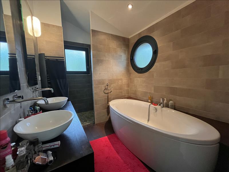 Vente Maison LACANAU - 9 pièces -233 m² - (33680)