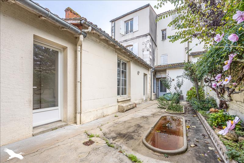 Vente Immeuble SURGERES - -  437 m² - (17700)