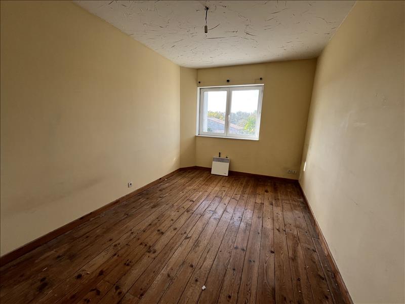Vente Maison PUYROLLAND - 4 pièces -98 m² - (17380)