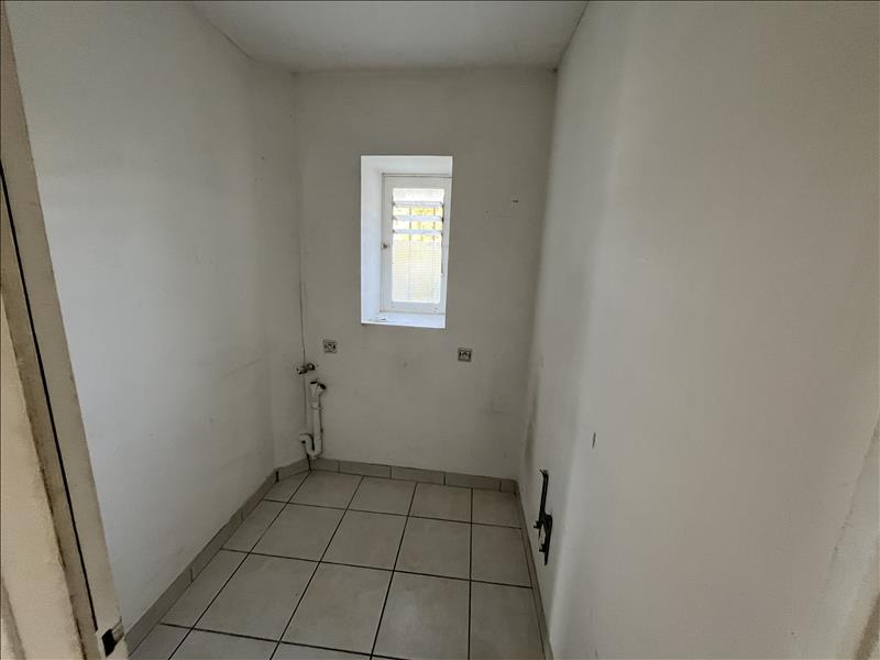 Vente Maison PUYROLLAND - 4 pièces -98 m² - (17380)