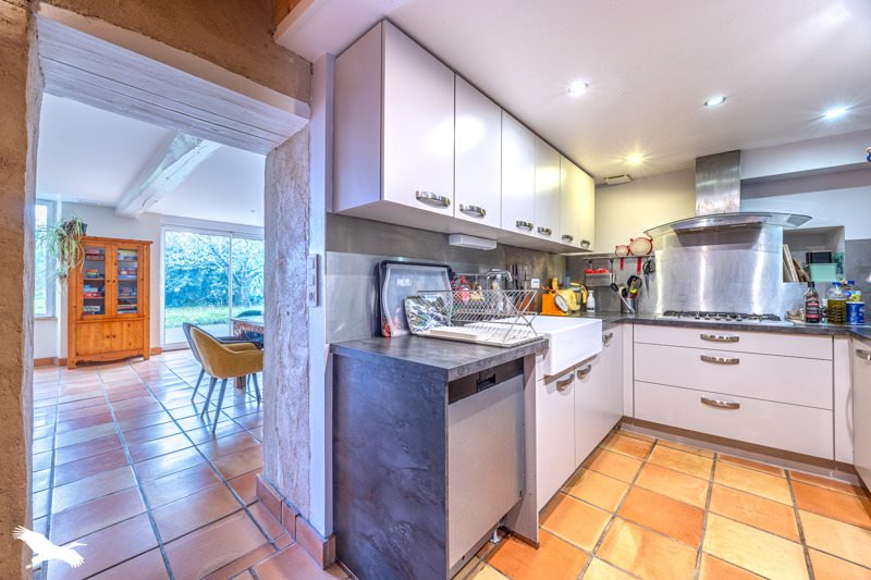Vente Maison GENOUILLE - 8 pièces -190 m² - (17430)