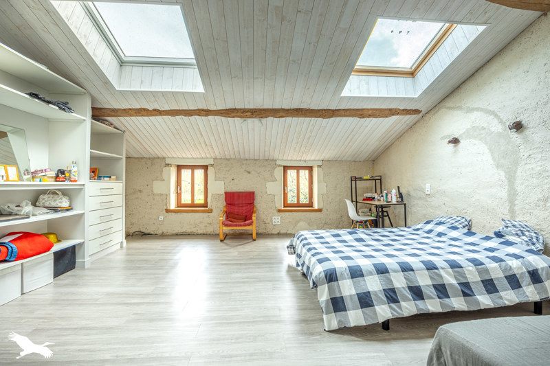 Vente Maison GENOUILLE - 8 pièces -190 m² - (17430)