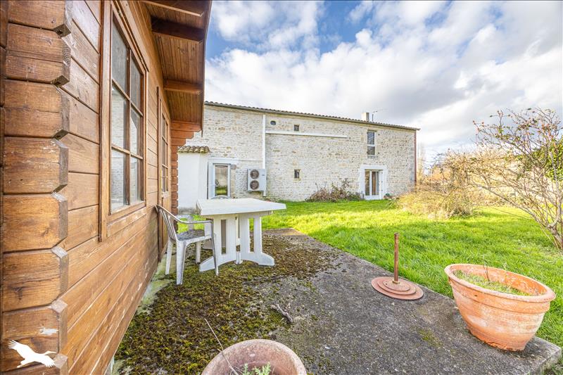 Vente Maison ST PIERRE LA NOUE - 7 pièces -175 m² - (17700)