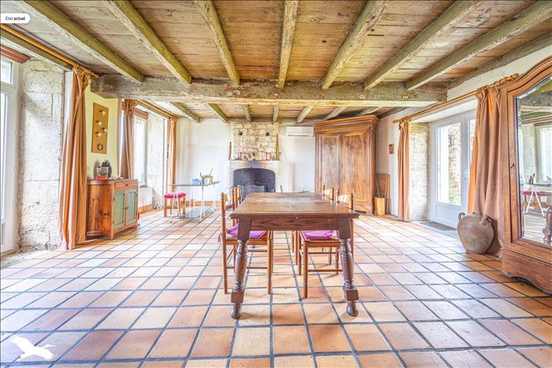 Vente Maison ST PIERRE LA NOUE - 7 pièces -175 m² - (17700)