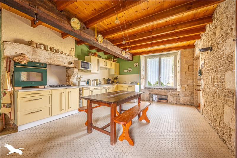 Vente Maison ST PIERRE LA NOUE - 7 pièces -175 m² - (17700)