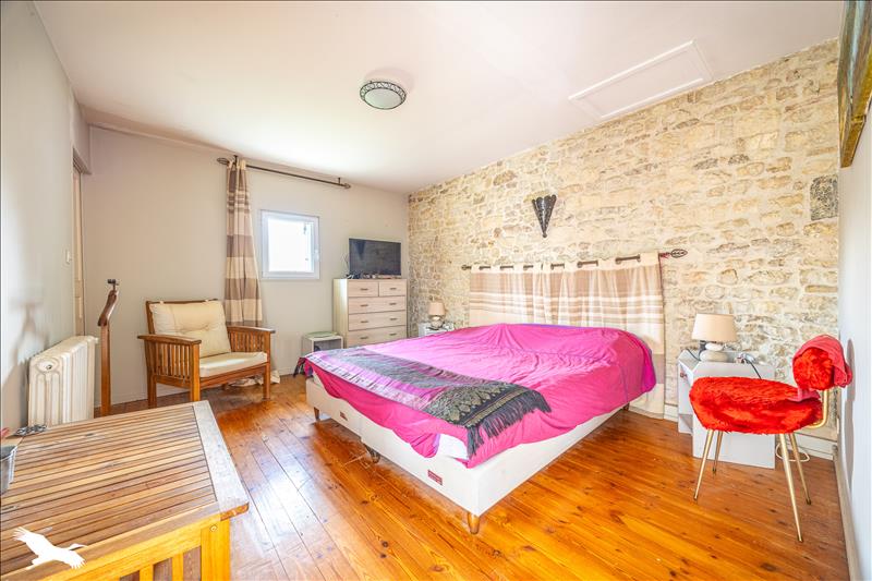 Vente Maison ST CREPIN - 8 pièces -170 m² - (17380)