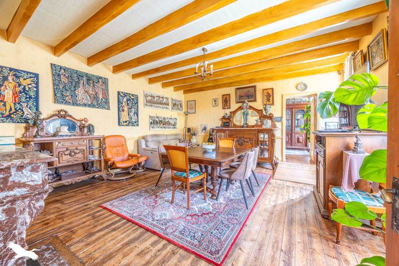 Vente Maison PUYROLLAND - 10 pièces -200 m² - (17380)