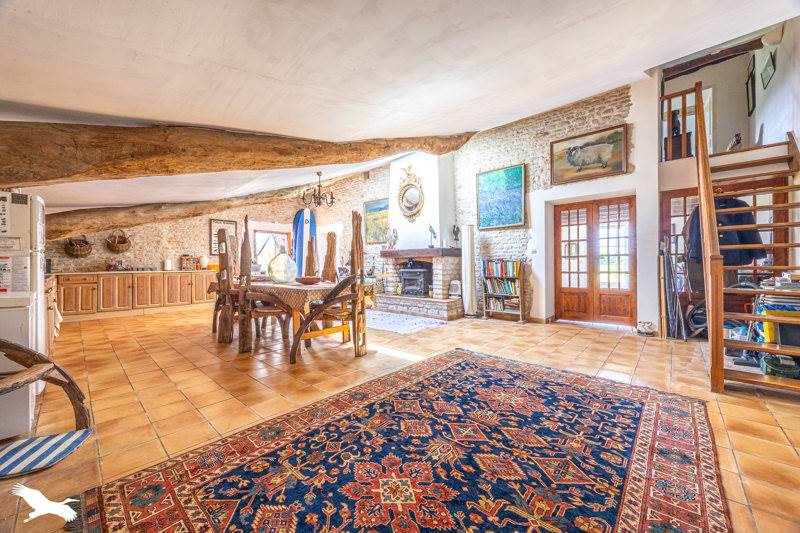 Vente Maison GENOUILLE - 8 pièces -174 m² - (17430)