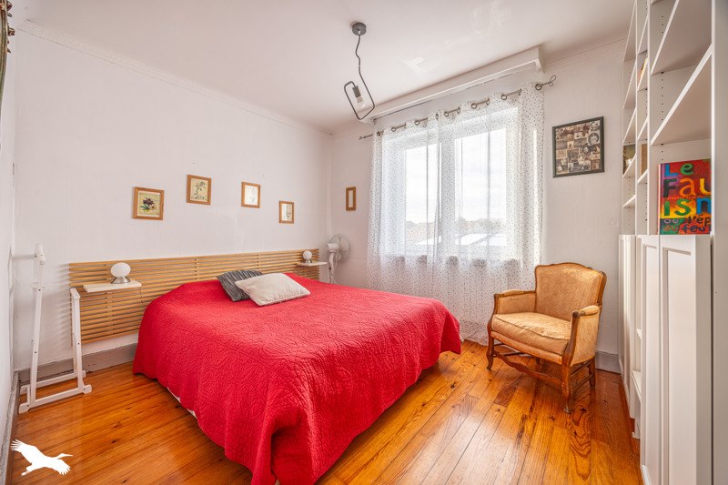 Vente Maison SURGERES - 7 pièces -160 m² - (17700)