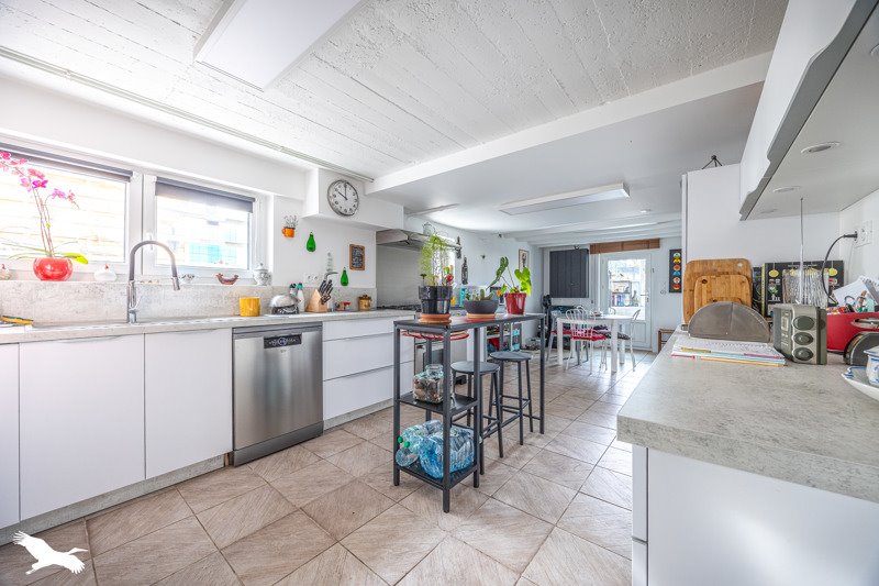 Vente Maison SURGERES - 7 pièces -160 m² - (17700)