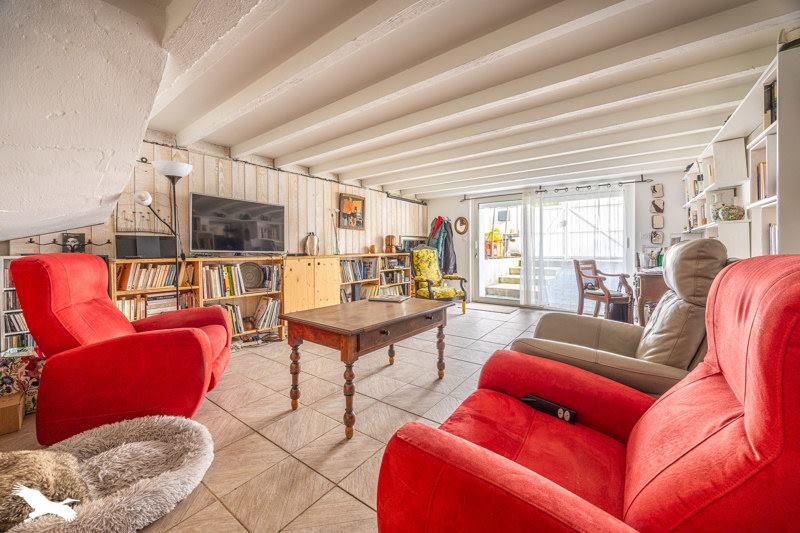 Vente Maison SURGERES - 7 pièces -160 m² - (17700)